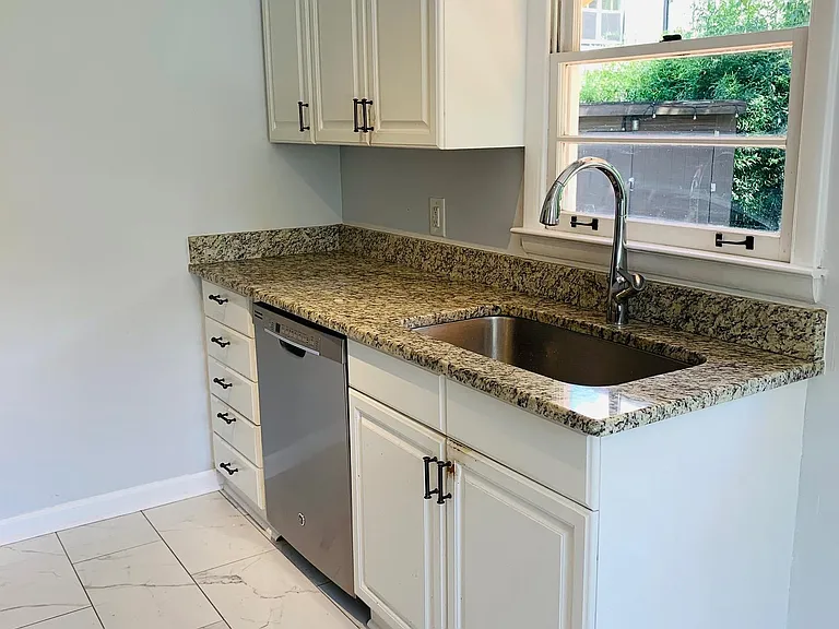 6209 Laramie Ave — Photo 8
