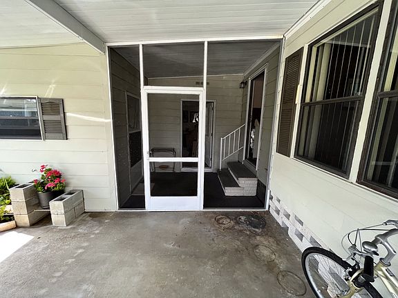 3rd image of 5622 Scarborough Ln