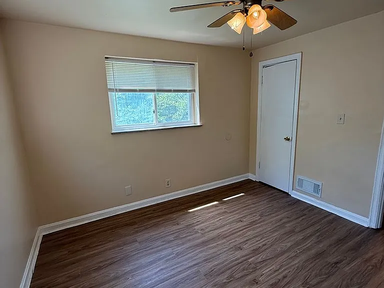 39 Glen Este Pl — Photo 9