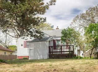 2615 Prospect Rd, Des Moines, IA 50310