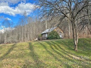 24 Soaring Mountain Rd, Hot Springs, NC 28743