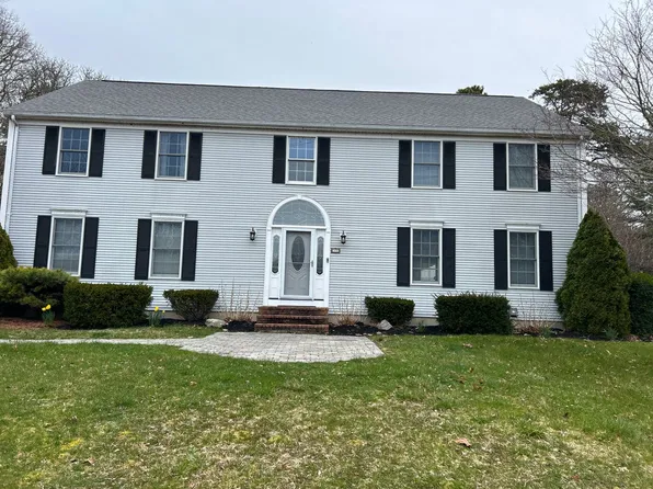 49 Canoe Pond Dr, Brewster, MA 02631