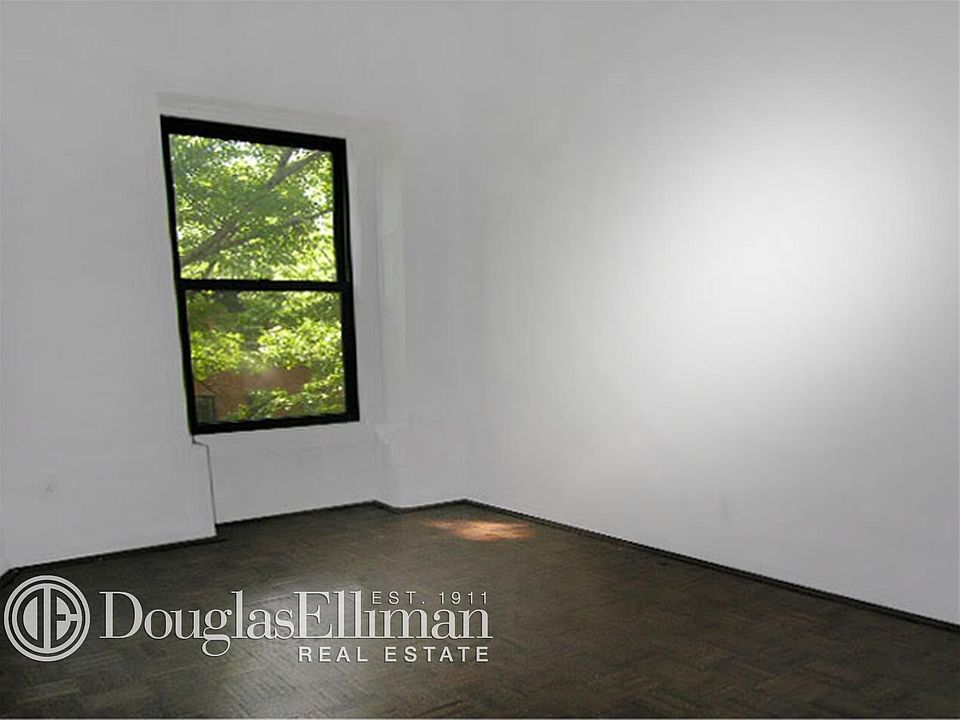 2nd image of 93 6th Ave APT 2