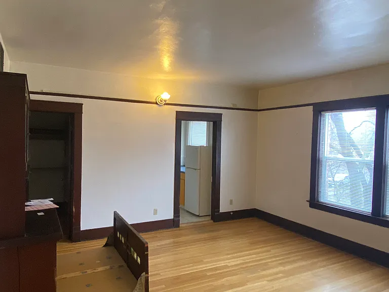 336 S 6th St W #24 — Photo 7
