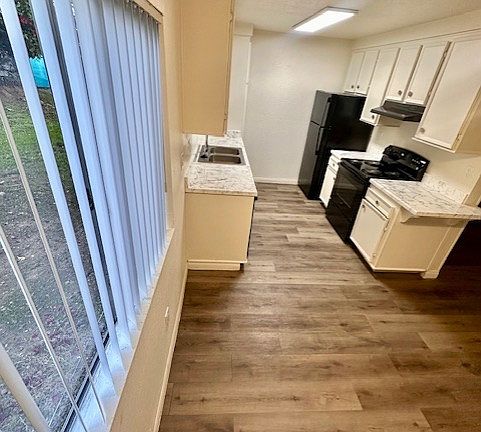 4th image of 1554 Sams Hill Rd APT 17