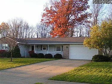 200 Northwood Dr photo 1