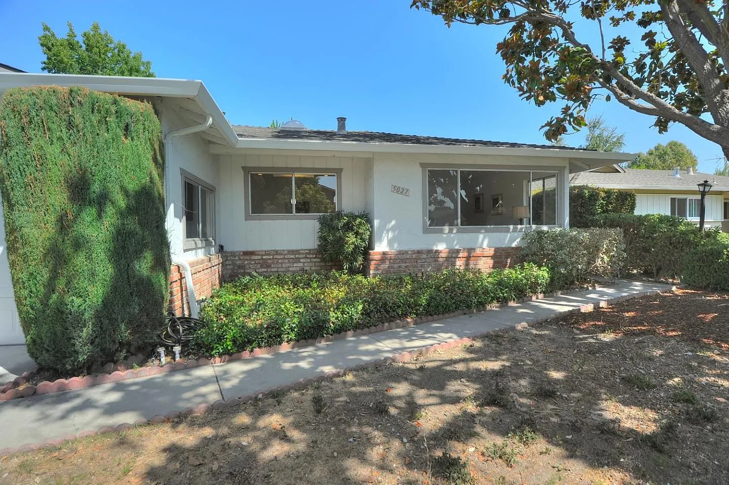 5027 Forest View Dr photo 1