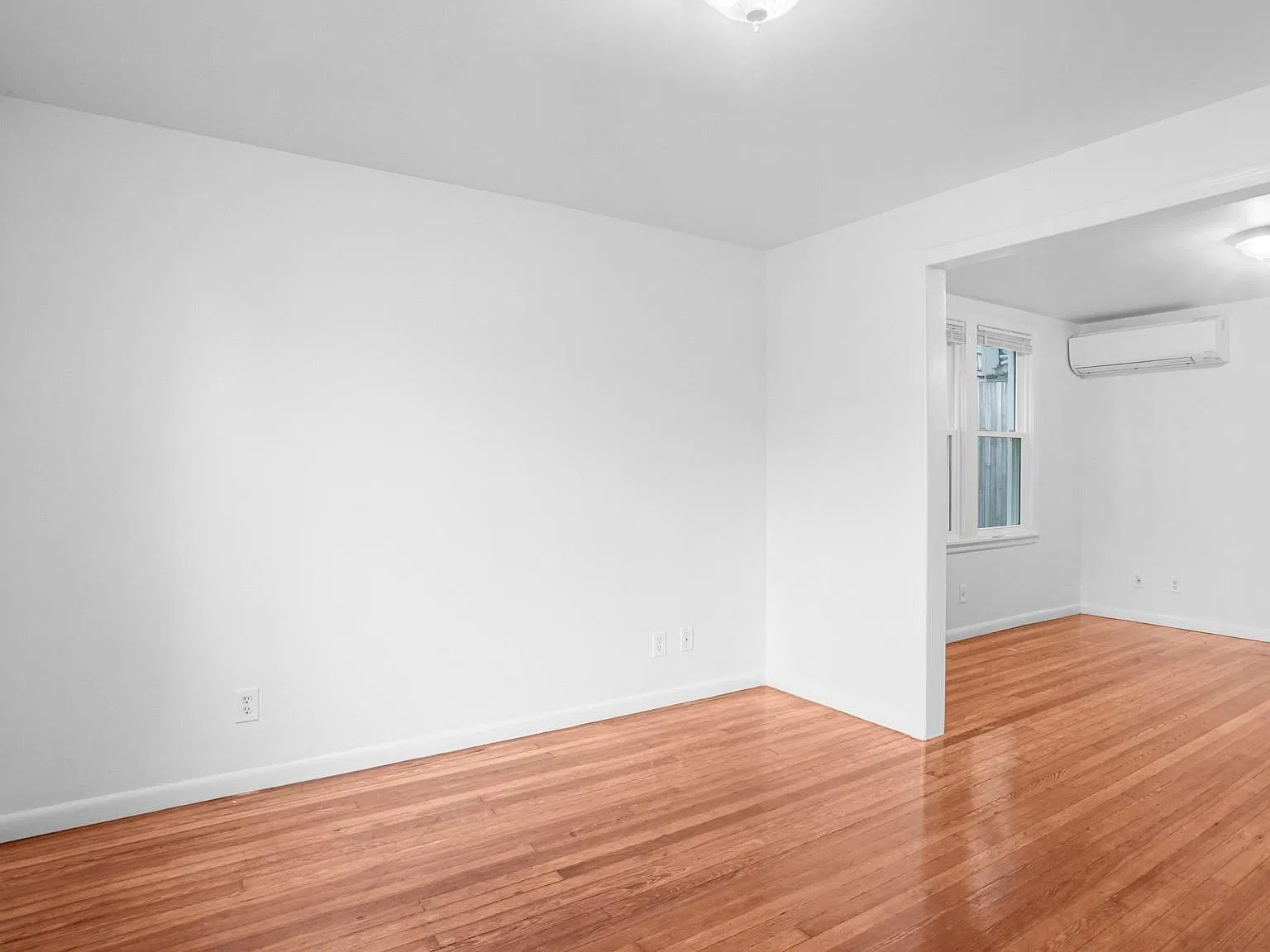 3 bed, 2.0 bath, 1100 sqft, $3,500 — Photo 4