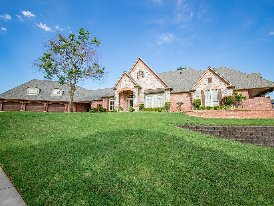 1st image of 16043 Scenic View Dr