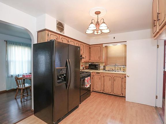 4th image of 85 Fernwood Ave
