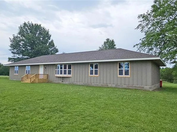 207 E 2nd St, Franklin, KS 66735