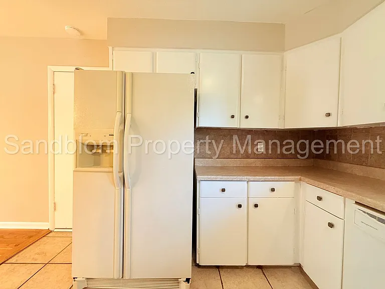 4534 E 39th St — Photo 12
