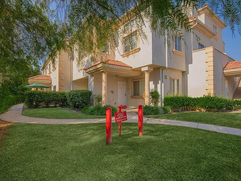 Colony Townhomes — Photo 37