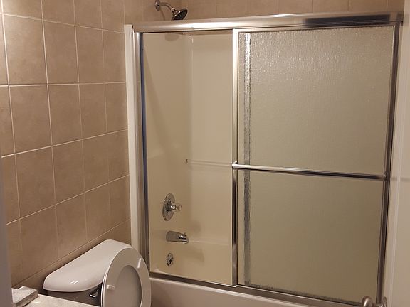 5th image of 626 Sterling Ct