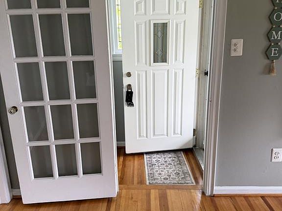 2nd image of 20728 Carlysle St