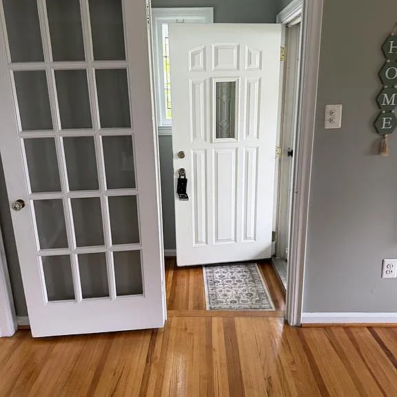20728 Carlysle St — Photo 2