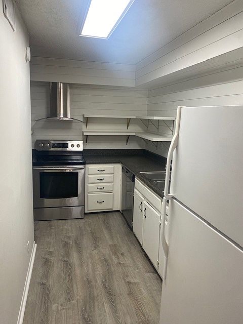 1st image of 515 Basswood Ave #D-43