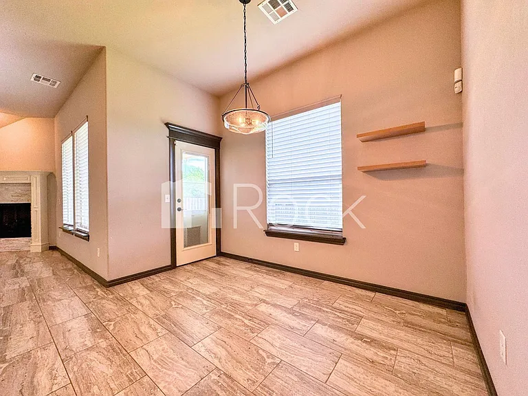 3908 Brougham Way — Photo 10