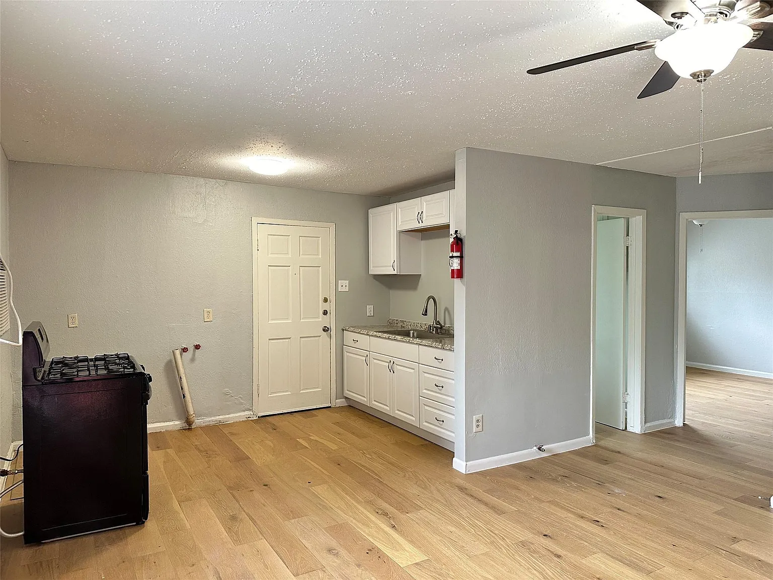 2 bed, 1.0 bath, 660 sqft, $850 — Photo 4