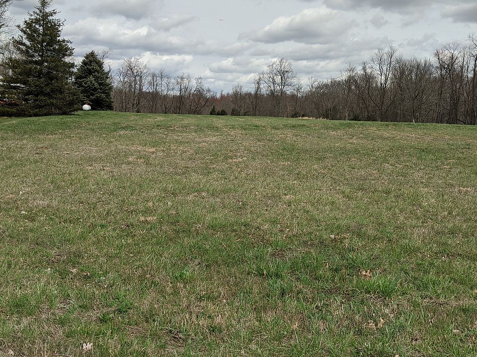 1.55 Acre lot in Floyds Knobs