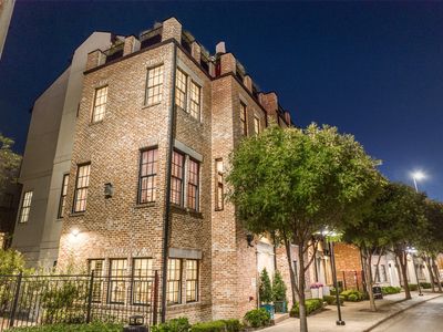 2190 Canton St, Dallas, TX, 75201
