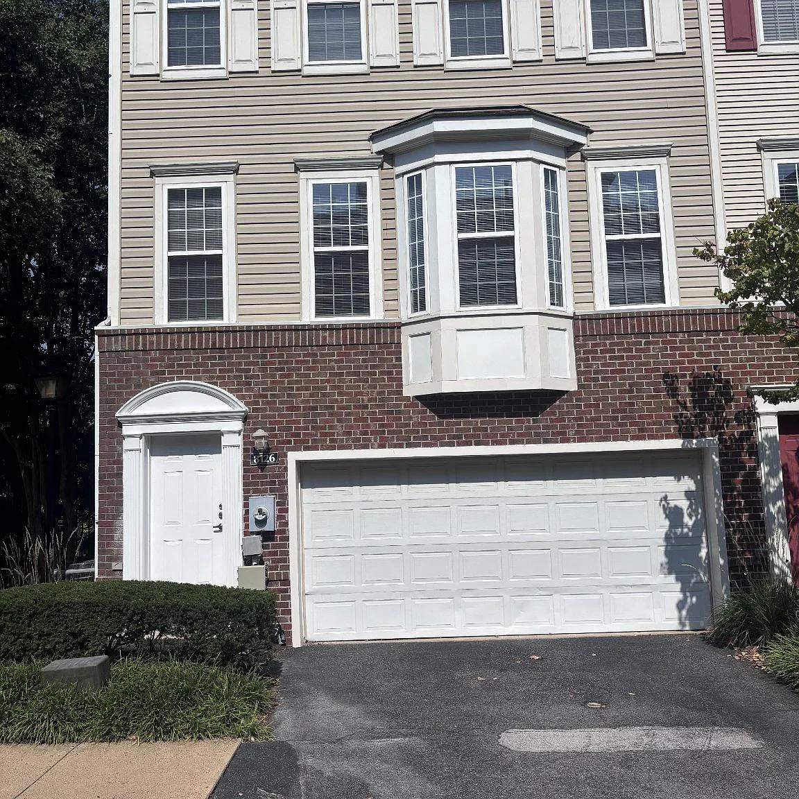 2 bed, 2.0 bath, 1346 sqft, $3,300 — Photo 1
