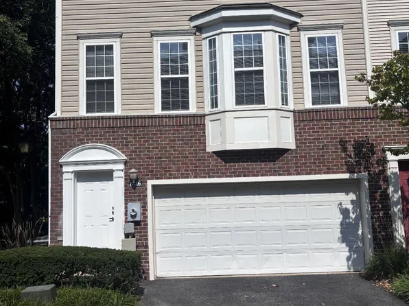 8126 Harper Valley Ln #28, Falls Church, VA 22042