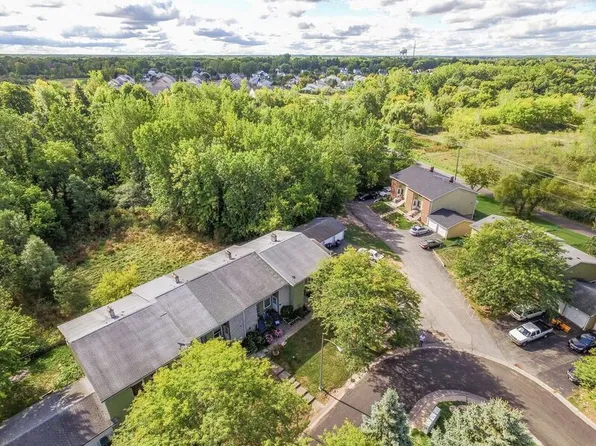 60 Parkwood Ln, Hilton, NY 14468