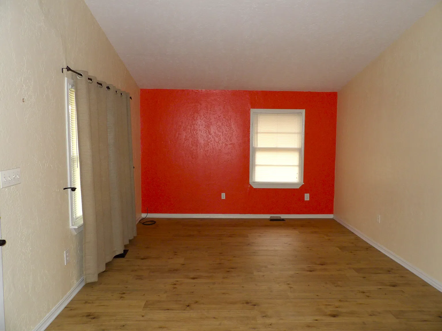 3 bed, 1059 sqft, $895 — Photo 2