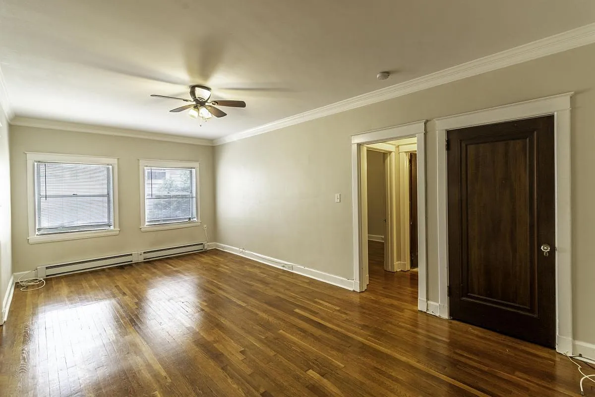 924 Farragut St APT B photo 1