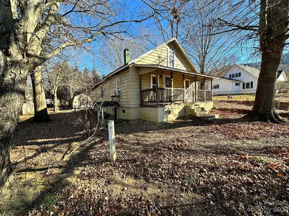 125 Fountain Way, Swannanoa, NC 28778