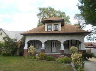 189 Banbury Rd, Mineola, NY 11501