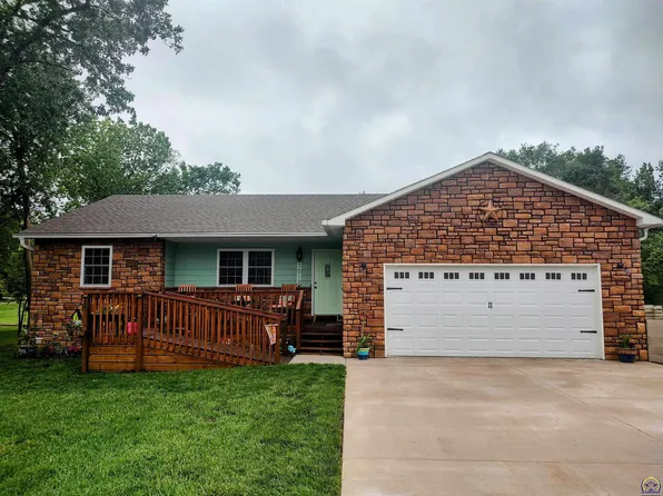 1013 Homewood St, Emporia, KS 66801