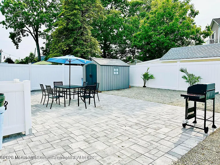 1813 Bradley Ter — Photo 17
