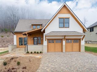 20 Peregrines Ridge Ct, Fairview, NC 28730