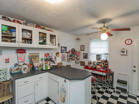 5th image of 1022 Ward Ln