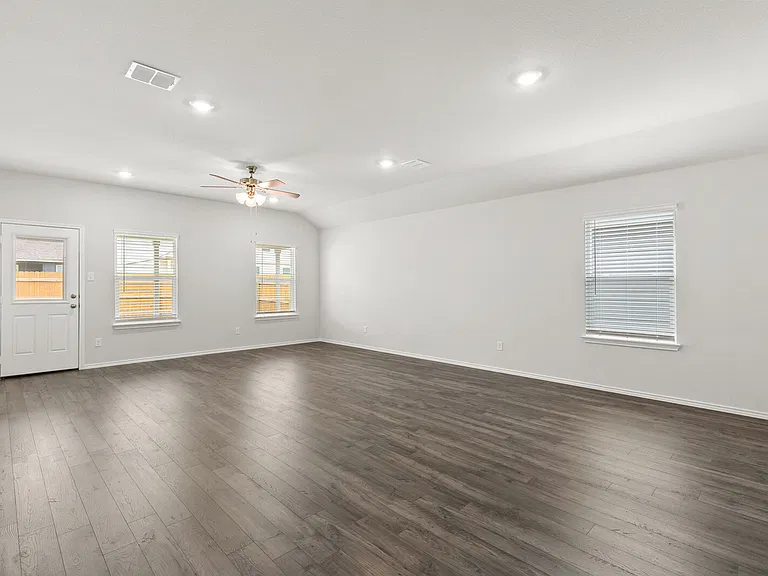 10201 Altair Dr — Photo 2