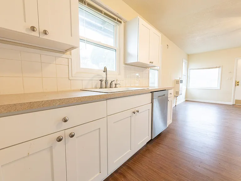 11130 NE Knott St — Photo 12