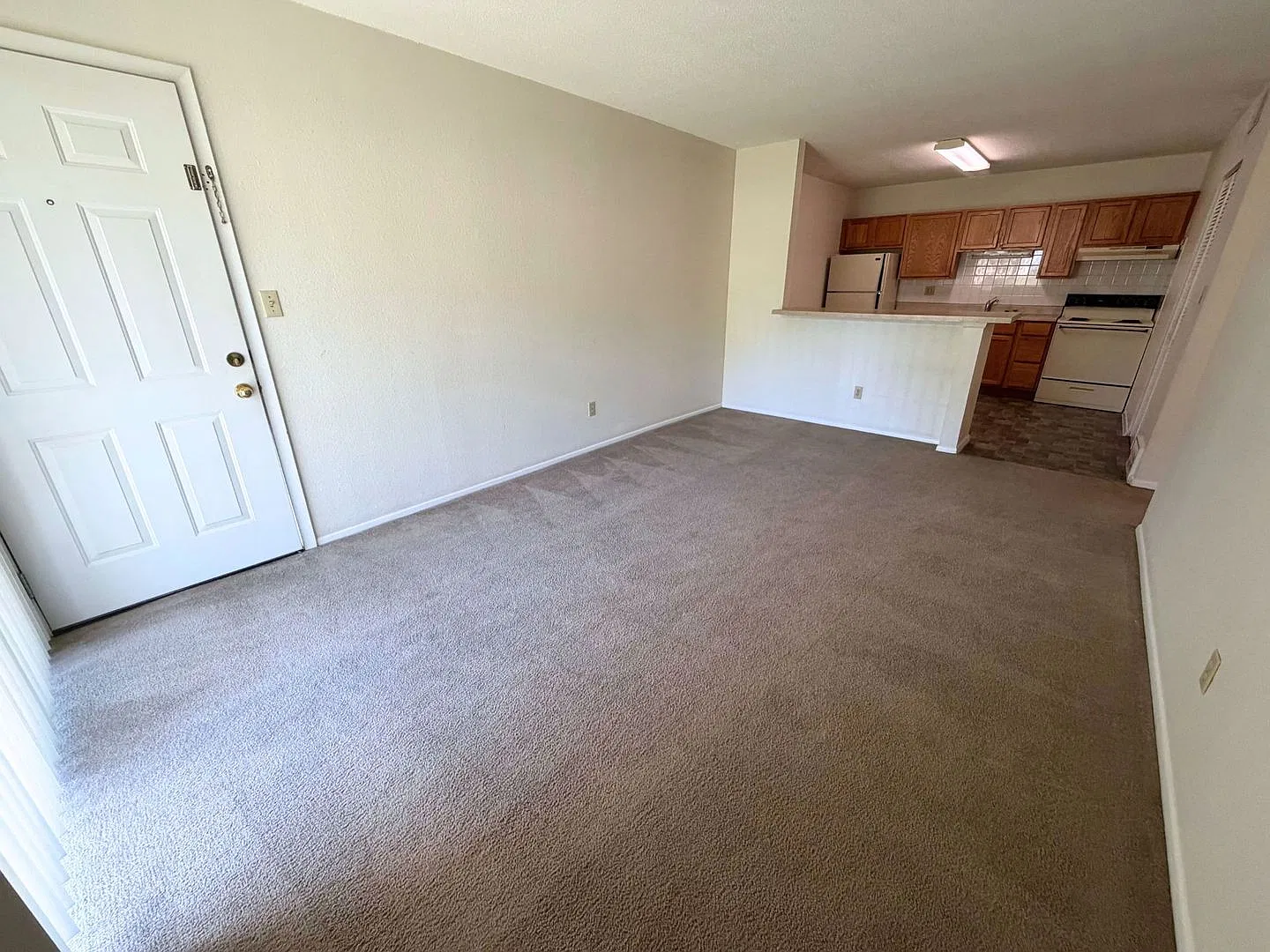 2 bedrooms, 1 bathroom — Photo 4
