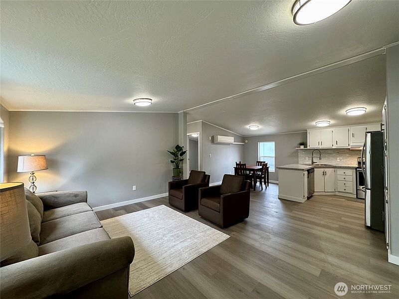 3rd image of 2411 Grandview Road #19