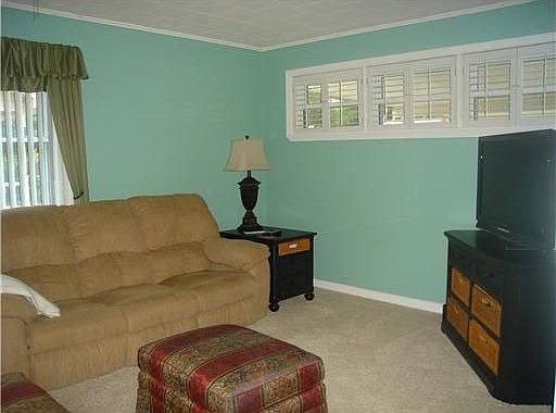1st image of 318 Shirley Ct