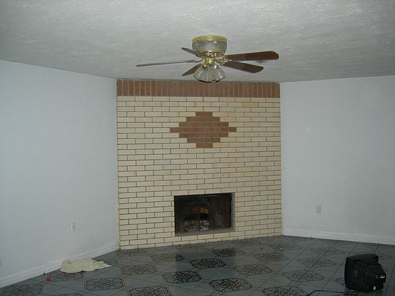 4th image of 15335 Silver Green Dr S