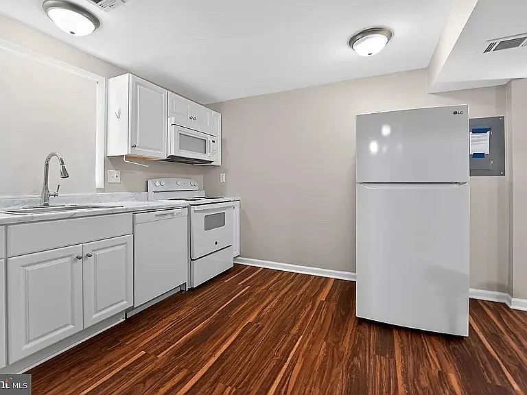 1327 Passage Dr — Photo 9