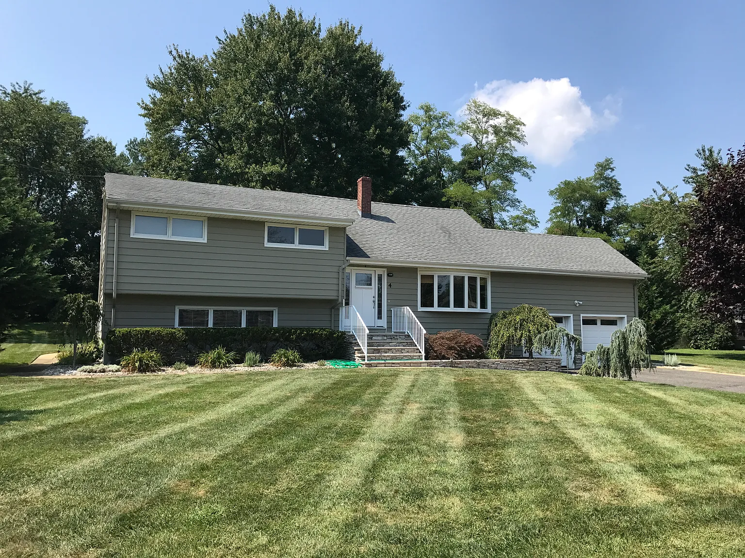4 Arlene Dr photo 1