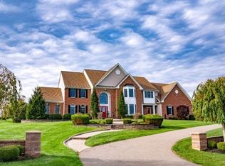 2 Kentview Ct, Flemington, NJ 08822