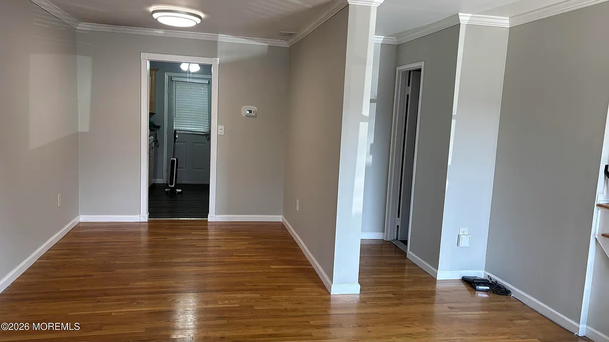 Building Photo - 41 Village Green Way