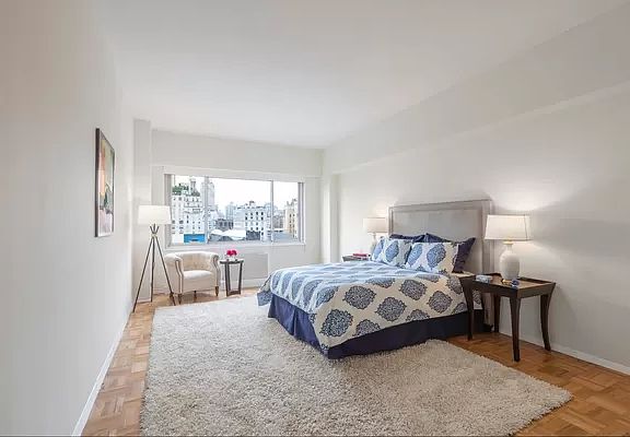 4th image of 10 E 70th St APT 12A