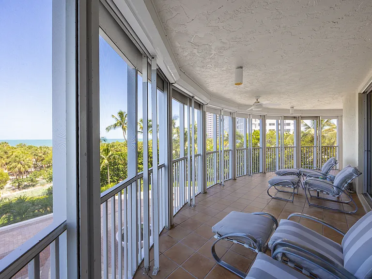 8111 Bay Colony Dr #204 — Photo 34