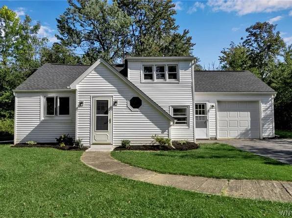 121 Winona Rd, Elma, NY 14059