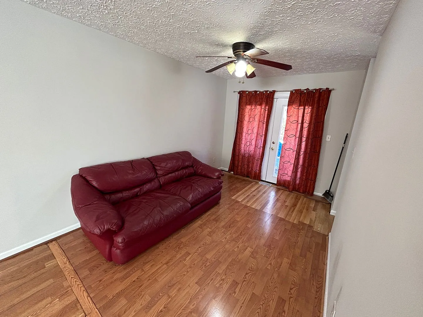 Room in 3 Bedroom Home at Beaverwood Dr — Photo 2